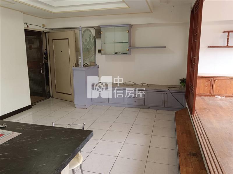 【奔馳】近台茂.市場.電通市四房房屋室內格局與周邊環境