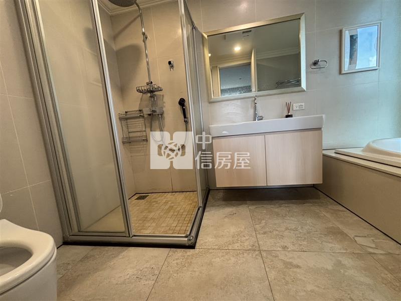 【奔馳】中悅悅軒2房雙車房屋室內格局與周邊環境