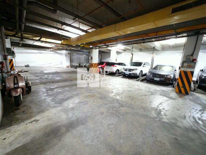 光彩街車位套房房屋室內格局與周邊環境