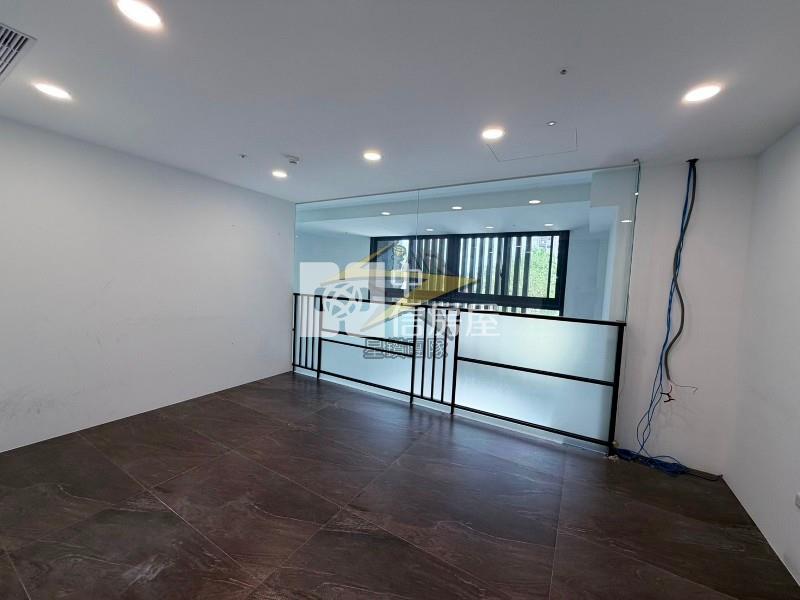 【星鑽】青埔A19。大面寬挑高金店面房屋室內格局與周邊環境