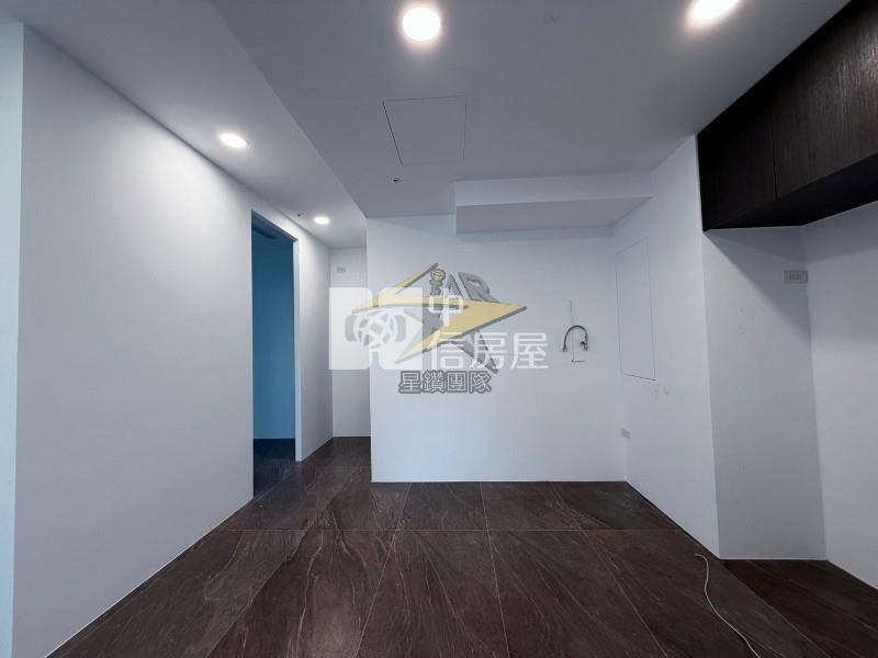 【星鑽】青埔A19。大面寬挑高金店面房屋室內格局與周邊環境