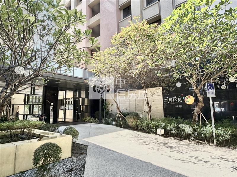 三月花見三房休旅車位房屋室內格局與周邊環境