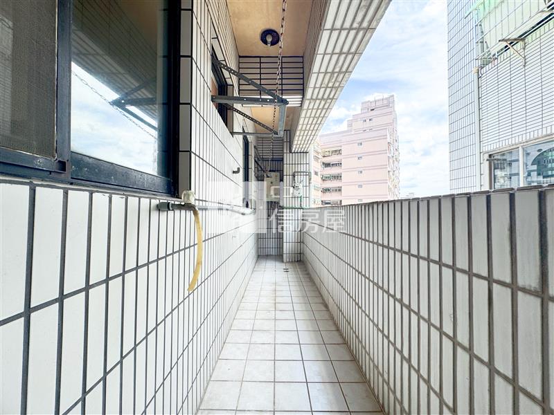 平鎮車站新象室內超大三房房屋室內格局與周邊環境