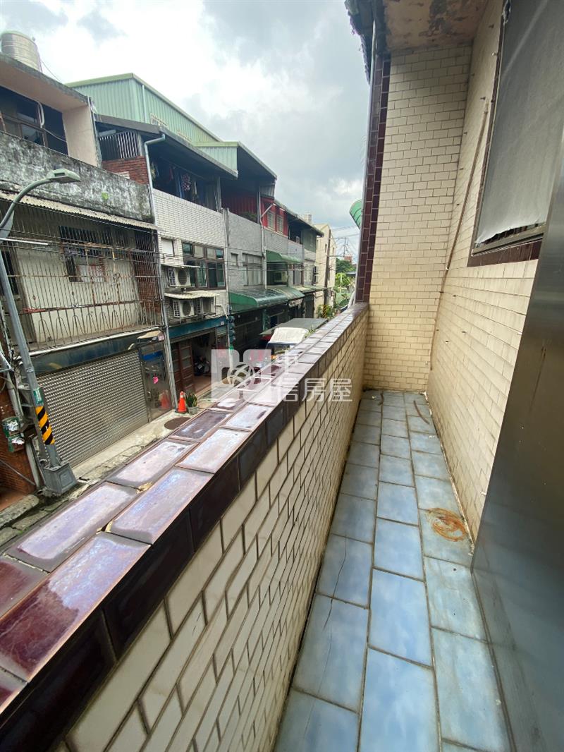 龍潭行政園區旁便宜透天房屋室內格局與周邊環境