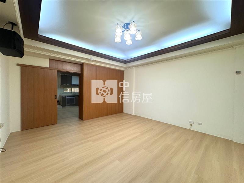 過嶺別墅可停雙車房屋室內格局與周邊環境