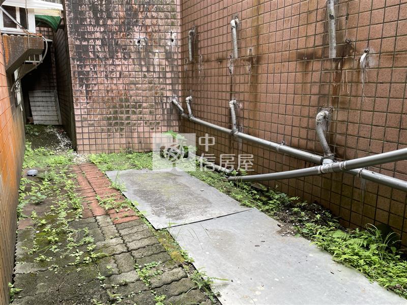 近長庚商圈｜稀有庭院宅・無障礙友善・大平面車位房屋室內格局與周邊環境