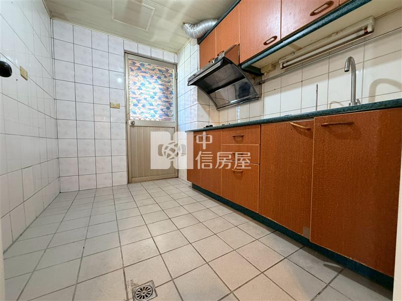 五期邊間景觀大四房房屋室內格局與周邊環境