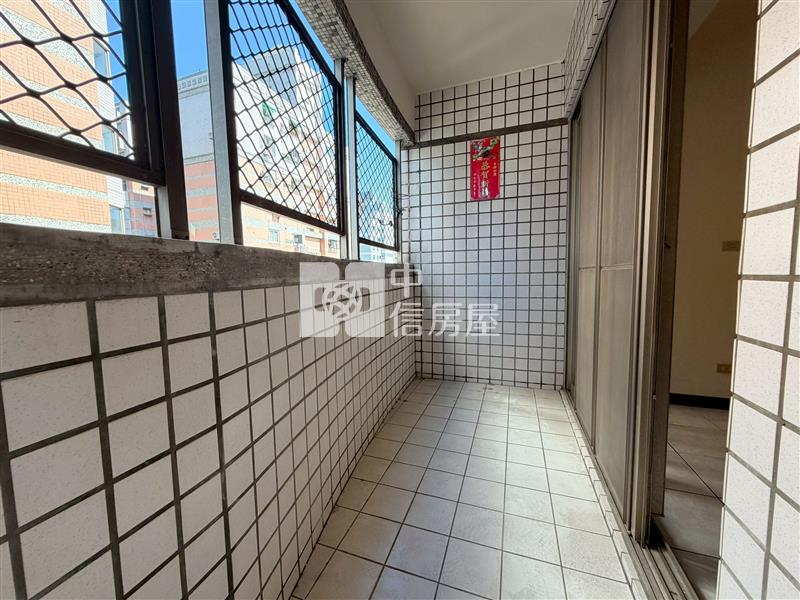 五期邊間景觀大四房房屋室內格局與周邊環境