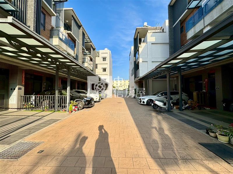 草屯完整學區輕屋齡透天房屋室內格局與周邊環境