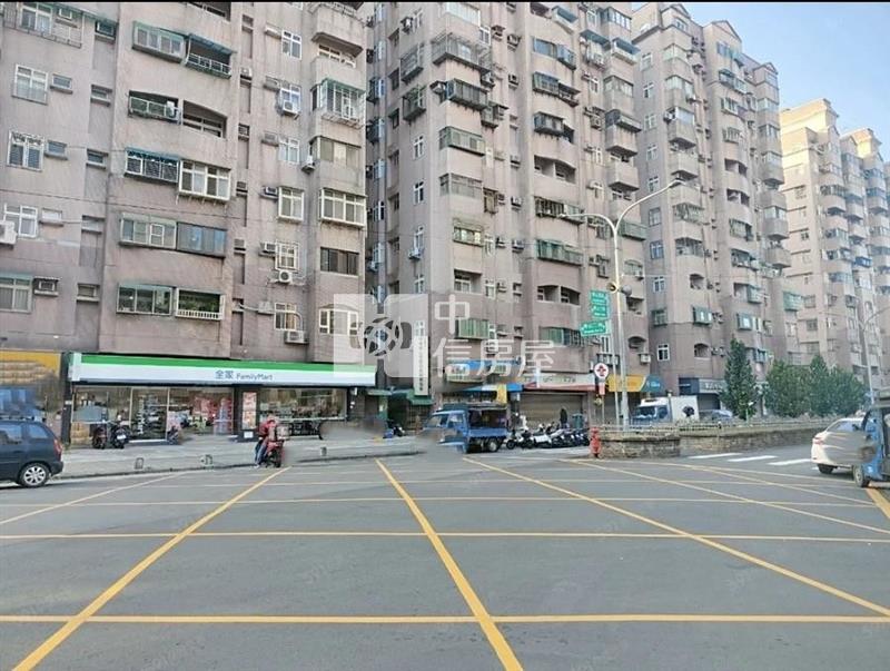 比佛利發財大金店面房屋室內格局與周邊環境