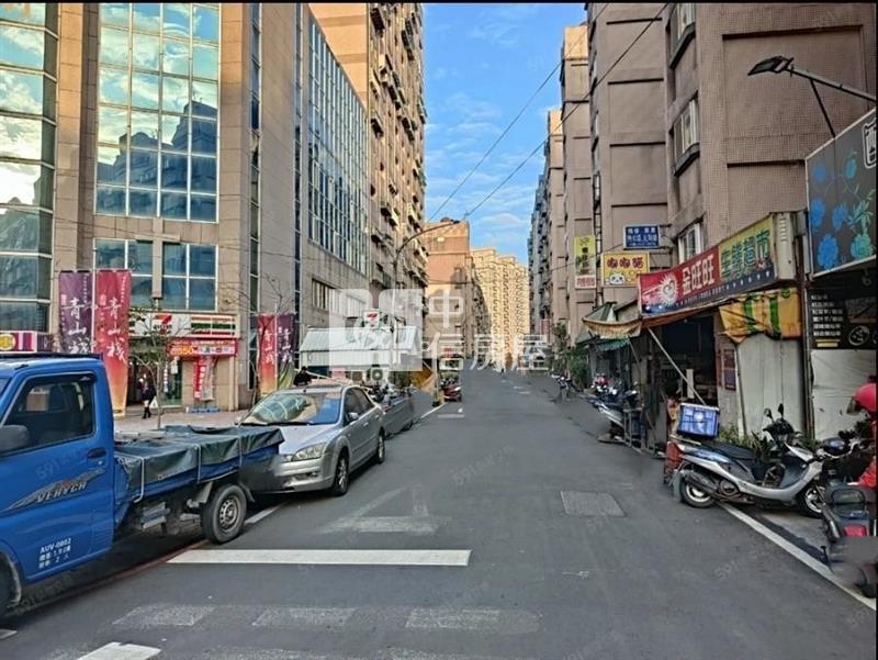 比佛利發財大金店面房屋室內格局與周邊環境
