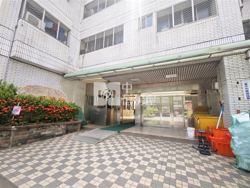 大里陽光低總價三房兩衛+車位房屋室內格局與周邊環境