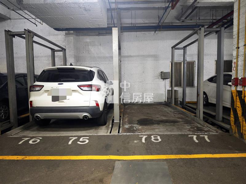 大里陽光低總價三房兩衛+車位房屋室內格局與周邊環境