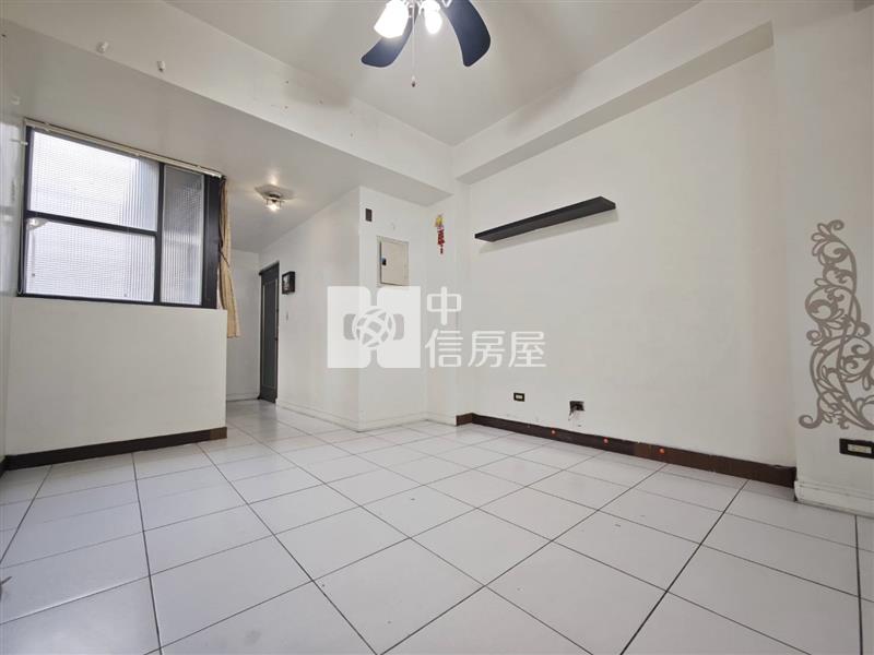 大里陽光低總價三房兩衛+車位房屋室內格局與周邊環境