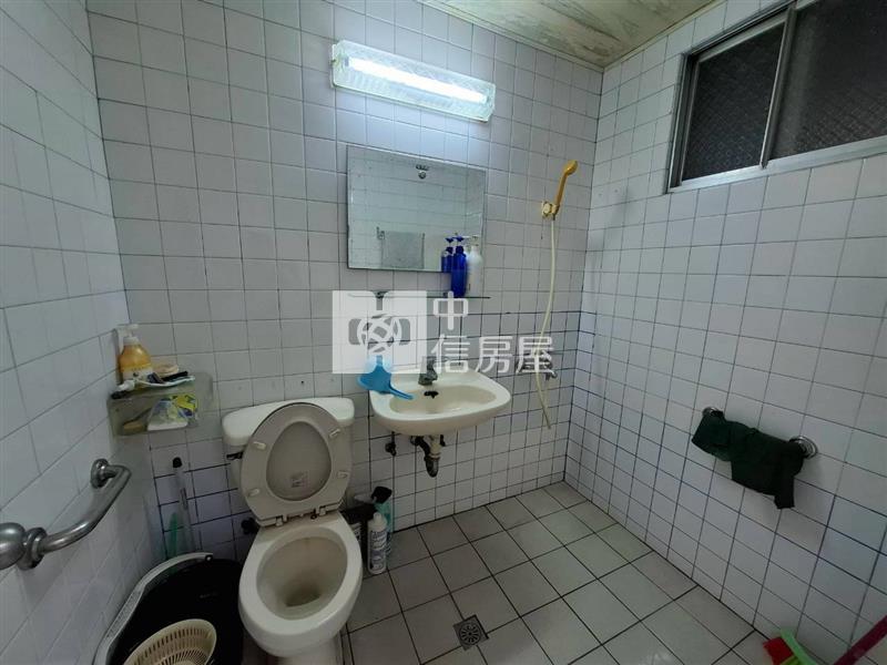 苓雅國中忠孝夜市公寓2樓房屋室內格局與周邊環境