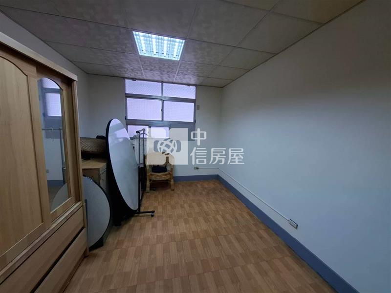 苓雅國中忠孝夜市公寓2樓房屋室內格局與周邊環境