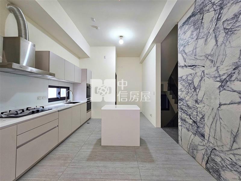 14期企業主首選電梯豪墅房屋室內格局與周邊環境