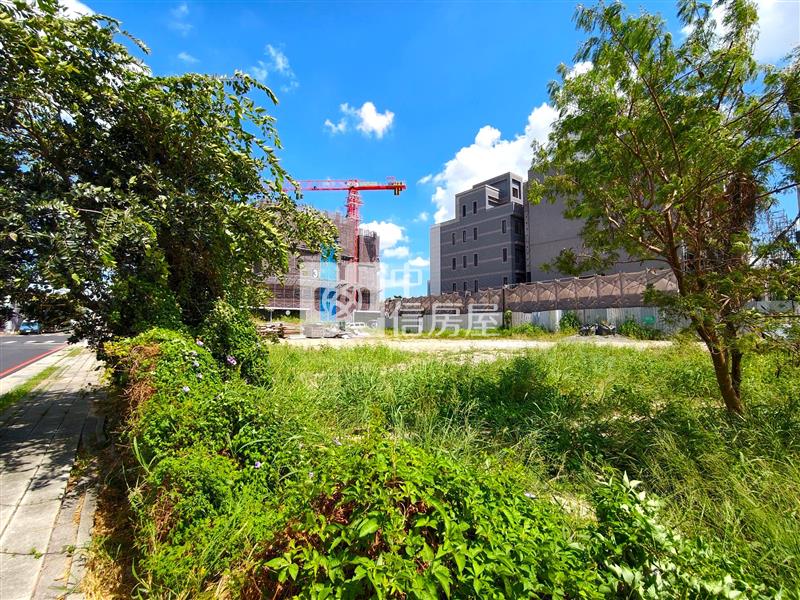正14期巨蛋旁方正透天角地房屋室內格局與周邊環境