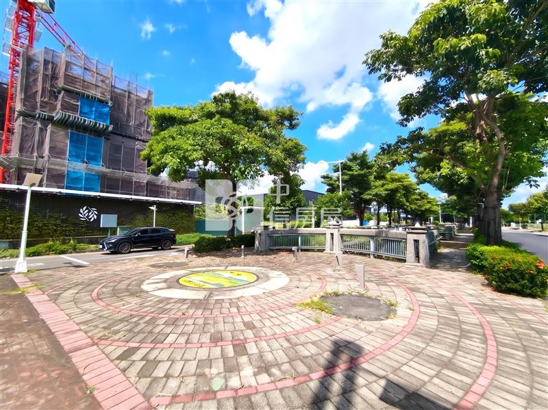 正14期巨蛋旁方正透天角地房屋室內格局與周邊環境