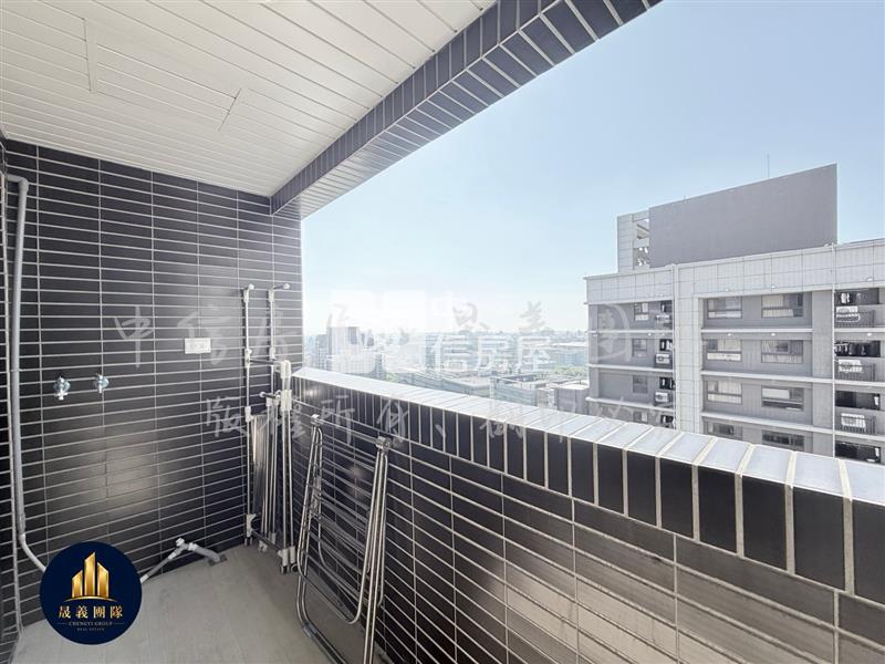 A7高樓層邊間戶|三房最好戶型大車位| 精緻裝潢即可入住房屋室內格局與周邊環境