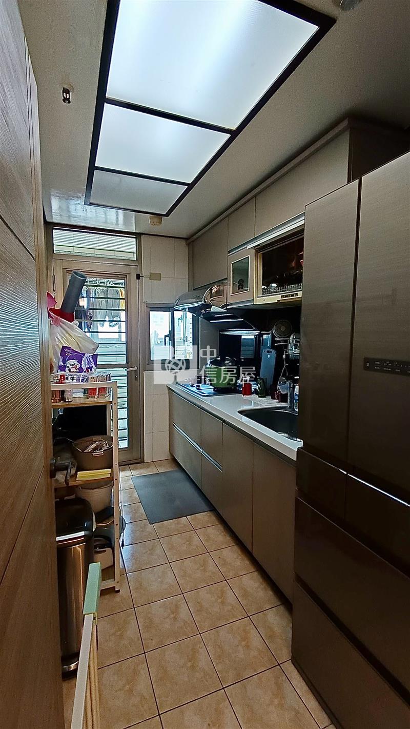 【奔馳】花都頂樓明亮三房房屋室內格局與周邊環境