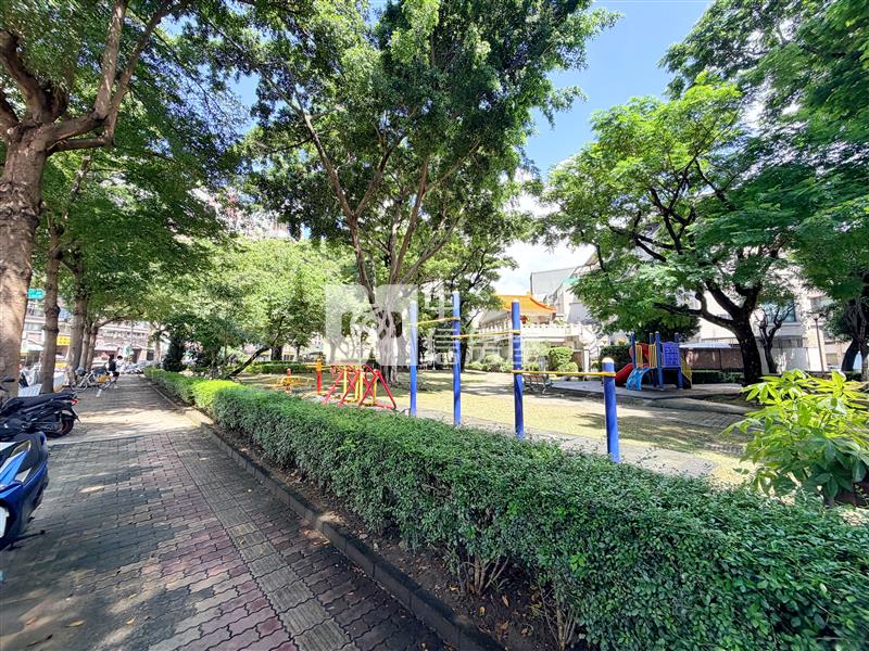 檸檬樹三房機上車位房屋室內格局與周邊環境