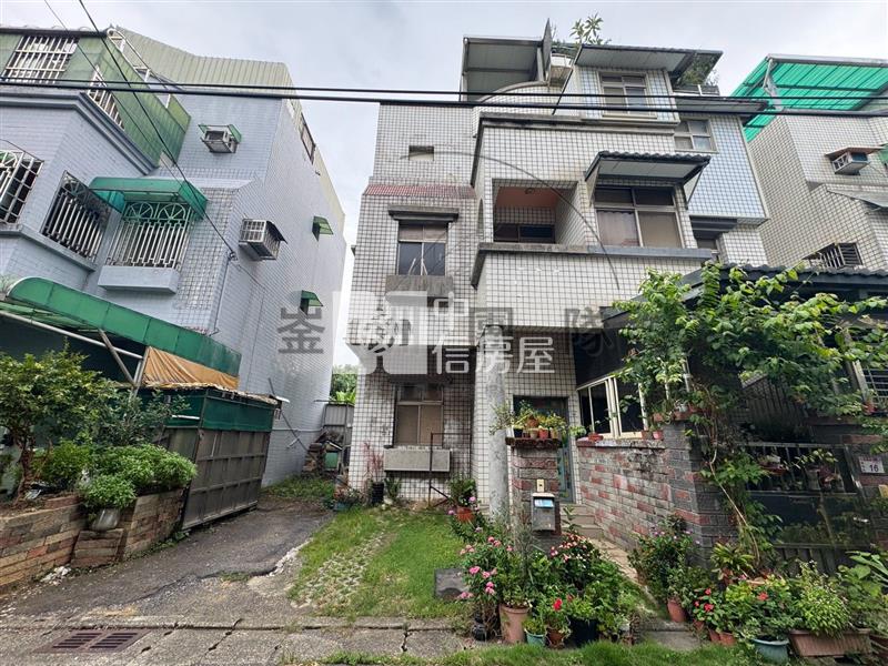 民有路前院透天房屋室內格局與周邊環境