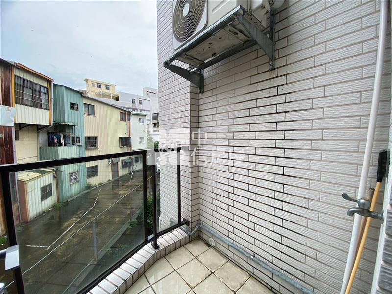 豐原臨路雙車透店房屋室內格局與周邊環境