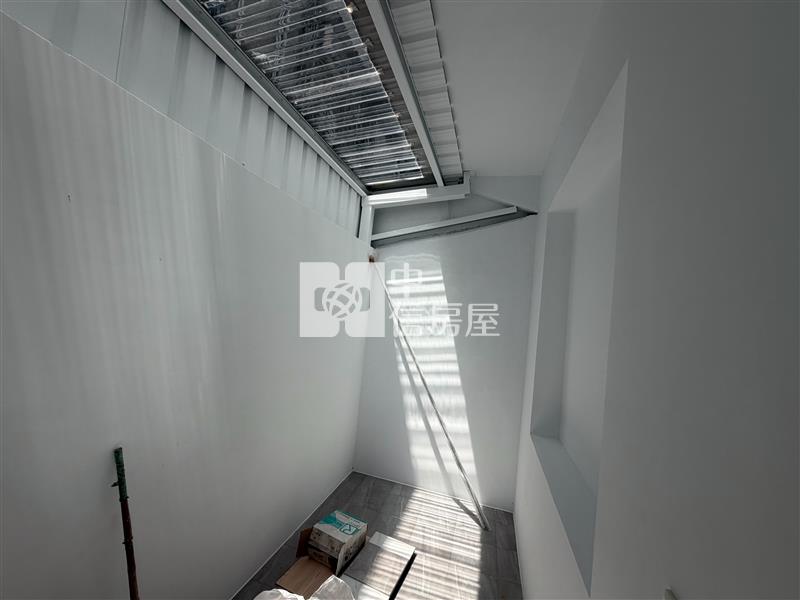 平鎮山仔頂整新車庫透天房屋室內格局與周邊環境