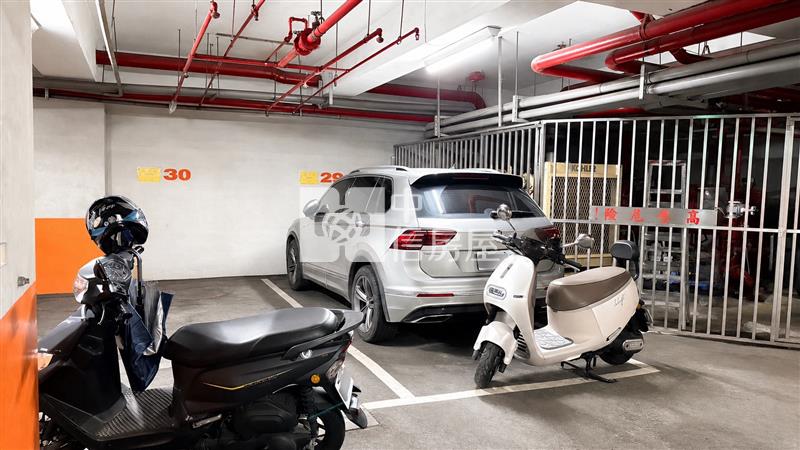 獨家!稀有釋出!莎士比亞大套房+平面車位房屋室內格局與周邊環境