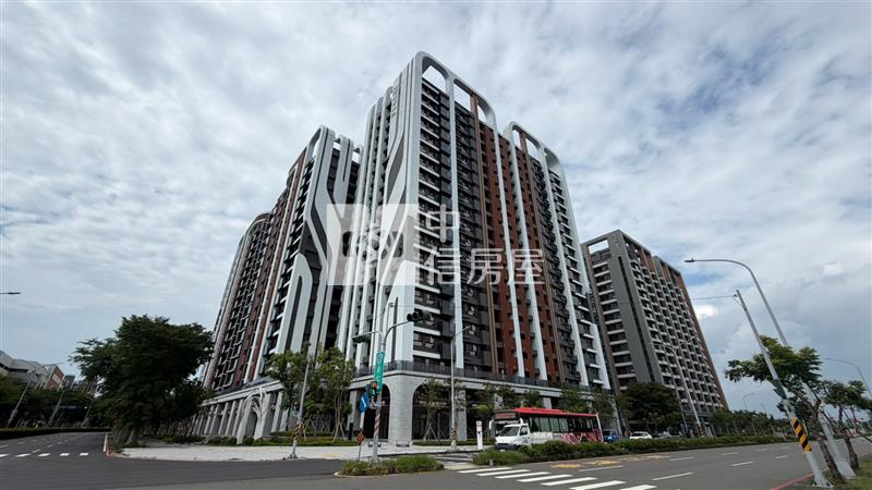 高鐵特區二房平車房屋室內格局與周邊環境