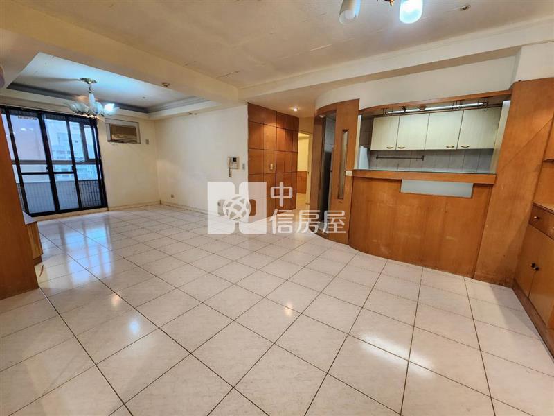 巴黎花都大三房房屋室內格局與周邊環境