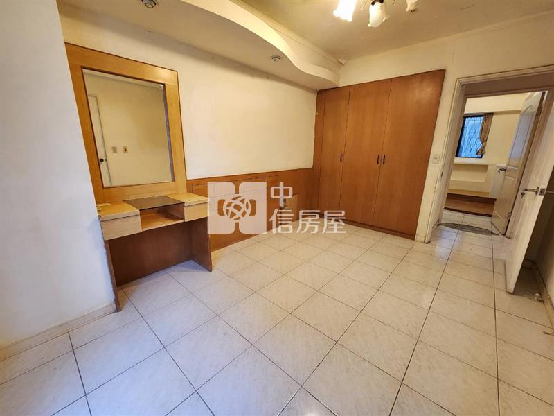 巴黎花都大三房房屋室內格局與周邊環境