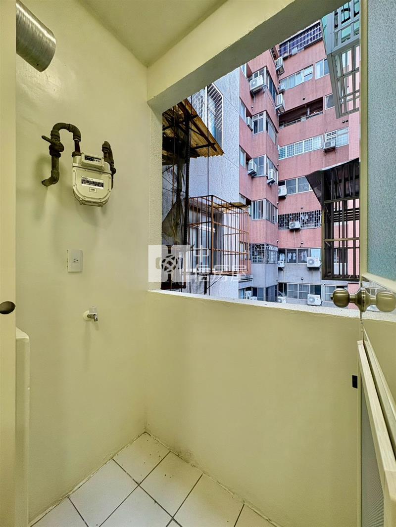 興進路全新裝潢美三房|水管電線全更新房屋室內格局與周邊環境