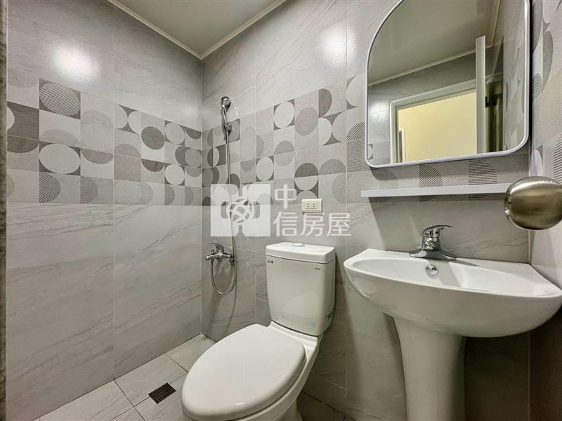 興進路全新裝潢美三房|水管電線全更新房屋室內格局與周邊環境