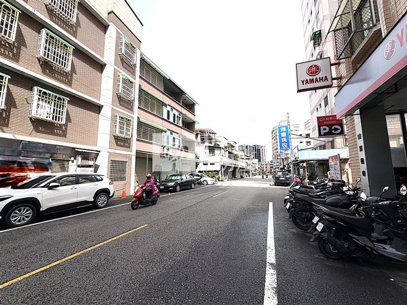 內壢 成章二街面寬金店面房屋室內格局與周邊環境