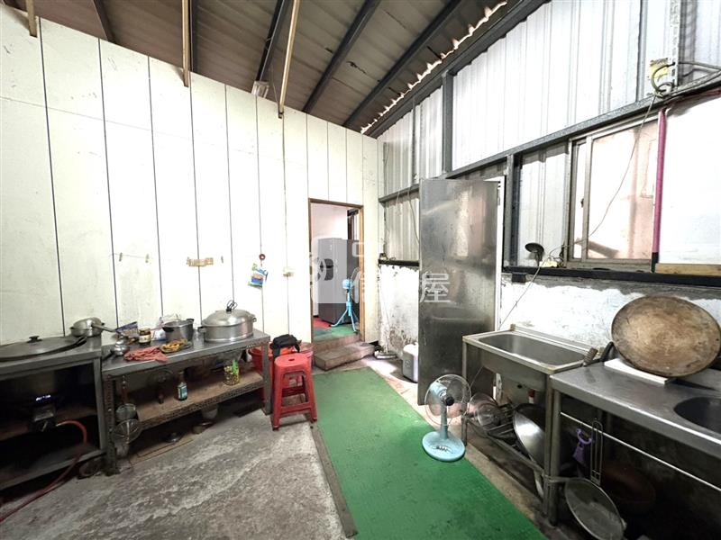 內壢 成章二街面寬金店面房屋室內格局與周邊環境