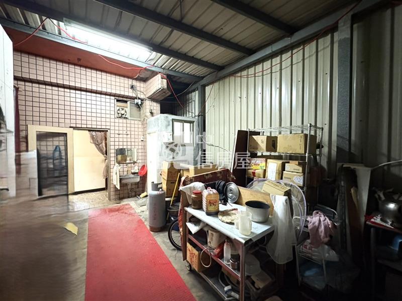 內壢 成章二街面寬金店面房屋室內格局與周邊環境