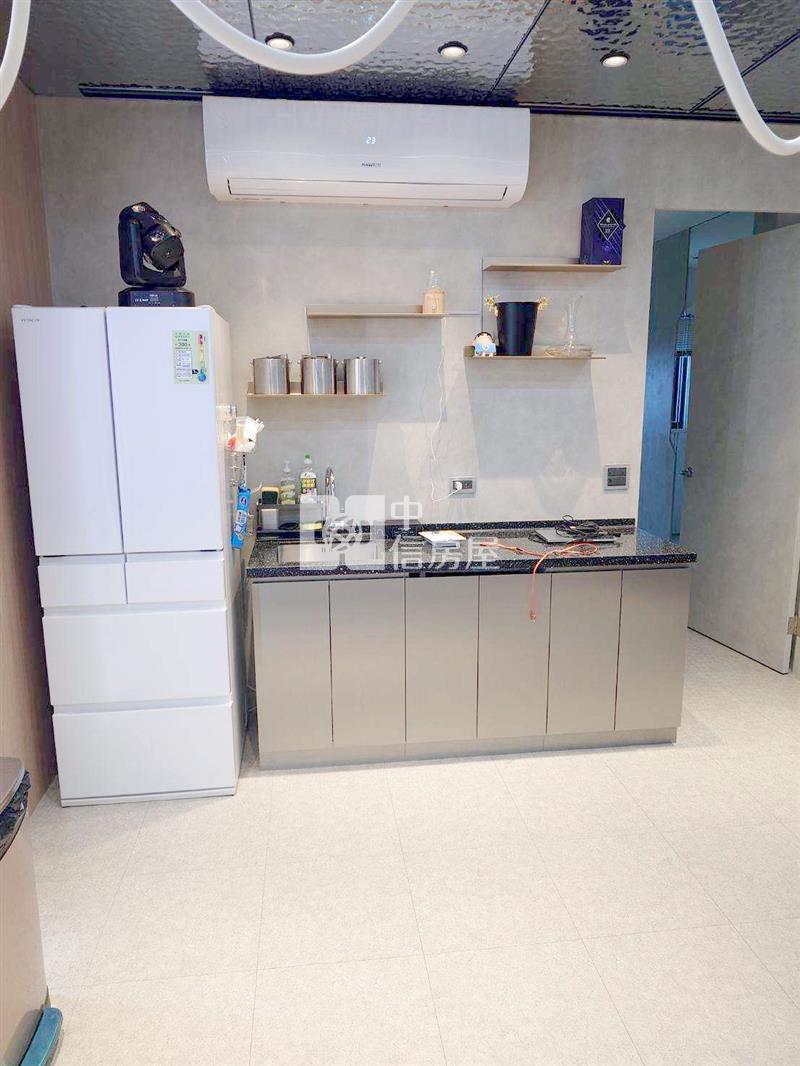 向上忠勇高投報透店房屋室內格局與周邊環境