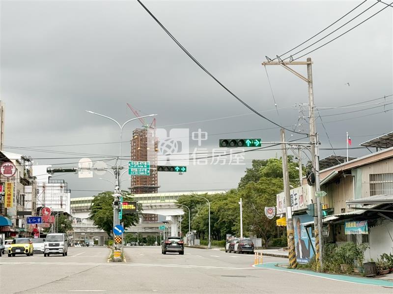 松竹雙鐵12米大面寬精品店面房屋室內格局與周邊環境