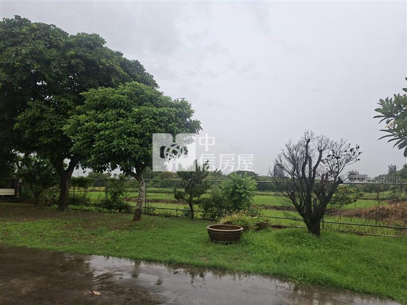 蓮花園區大庭園漂亮農舍房屋室內格局與周邊環境