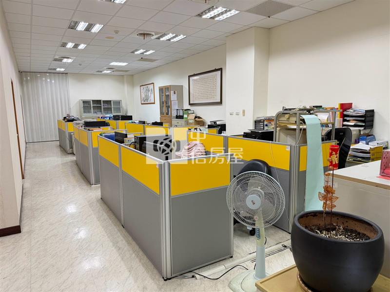 高雄軟體科技園區國城UFO智慧辦公大樓2房屋室內格局與周邊環境