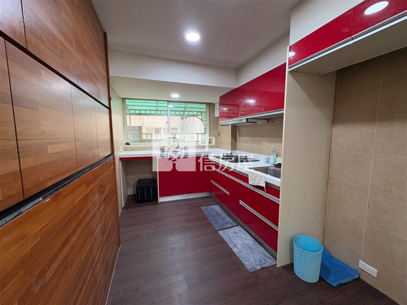 專任 🏡永康公園電梯美三房房屋室內格局與周邊環境