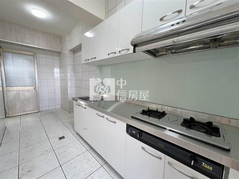 1K46皇家花園三房車近三鐵共構房屋室內格局與周邊環境