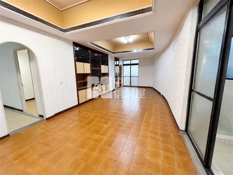 復興路採光2房四樓|新橫濱商圈旁‧經國學院生活圈房屋室內格局與周邊環境