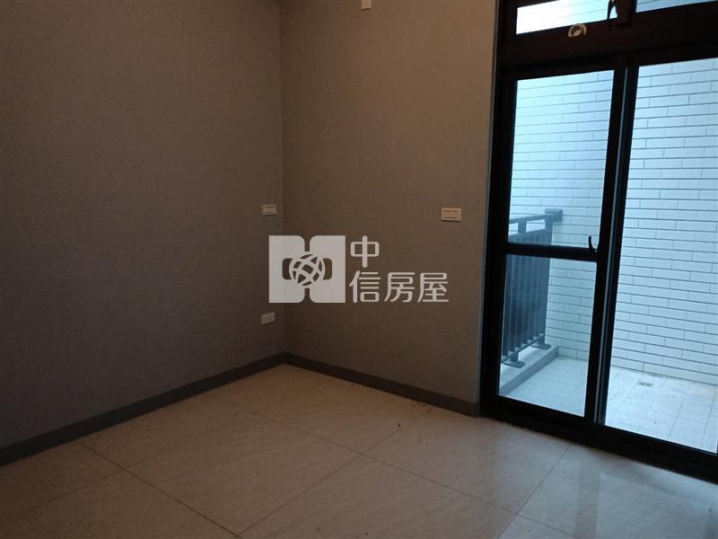 富岡全新電梯別墅房屋室內格局與周邊環境
