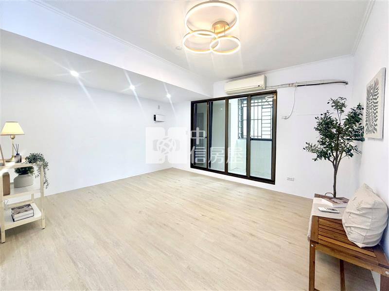 旅順路入門玄關採光美三房房屋室內格局與周邊環境