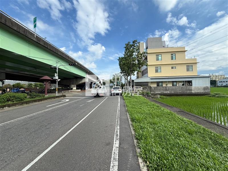 正中投西路大面寬農地（專任）房屋室內格局與周邊環境