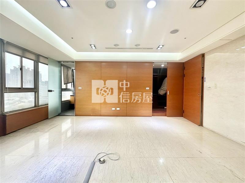 瑞聯天廈雙拼商辦附四車位房屋室內格局與周邊環境