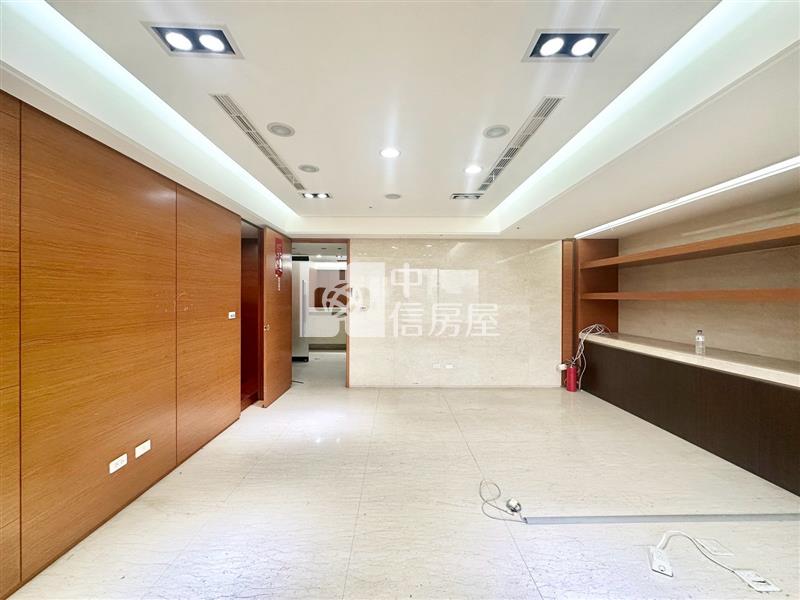 瑞聯天廈雙拼商辦附四車位房屋室內格局與周邊環境